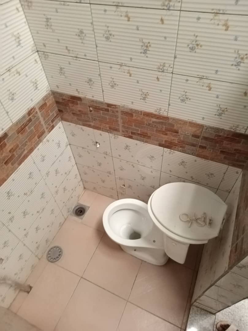 salon d'un appartement en vente